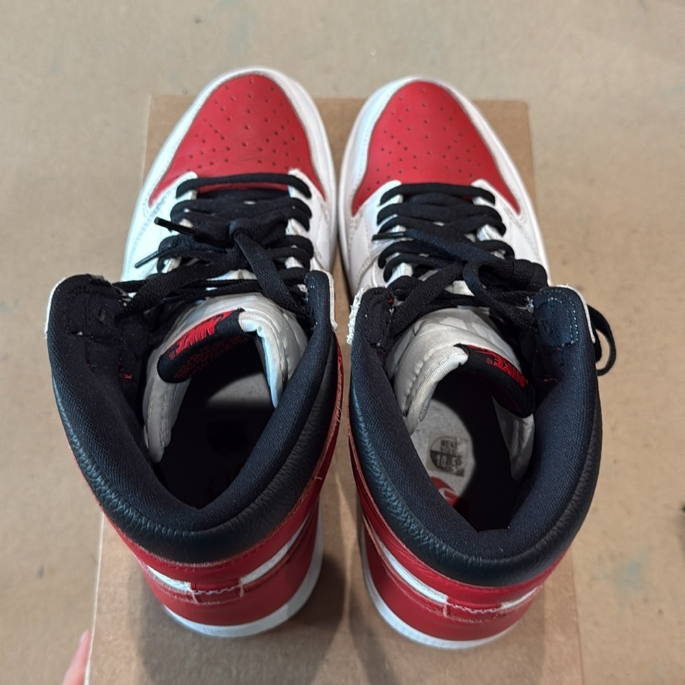 Jordan 1 OG high heritage Red and White High-Top Sneakers - Picture 4 of 6